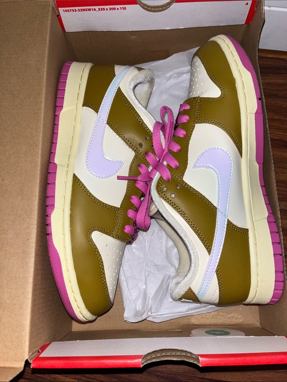 Nike Women’s Low-Top Sneakers . Special Edition. Woman’s Size 8 - Picture 6 of 8